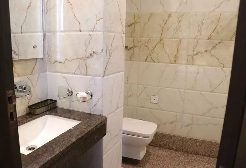 Palmdale Hotel & Resort