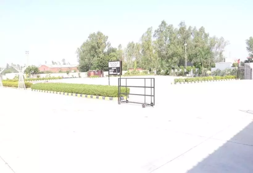 Palmdale Hotel & Resort