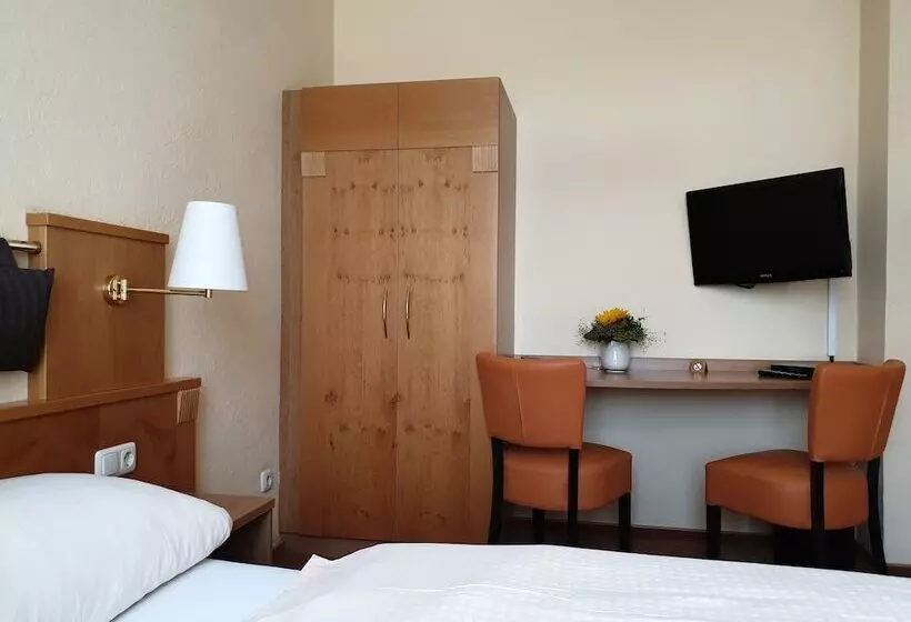 Hotelli Sauerländer Hof Iserlohn