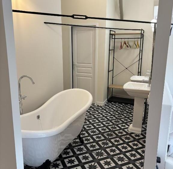 膳宿费 Maison Jeroboam