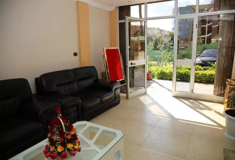 پانسیون Vamos Guest House