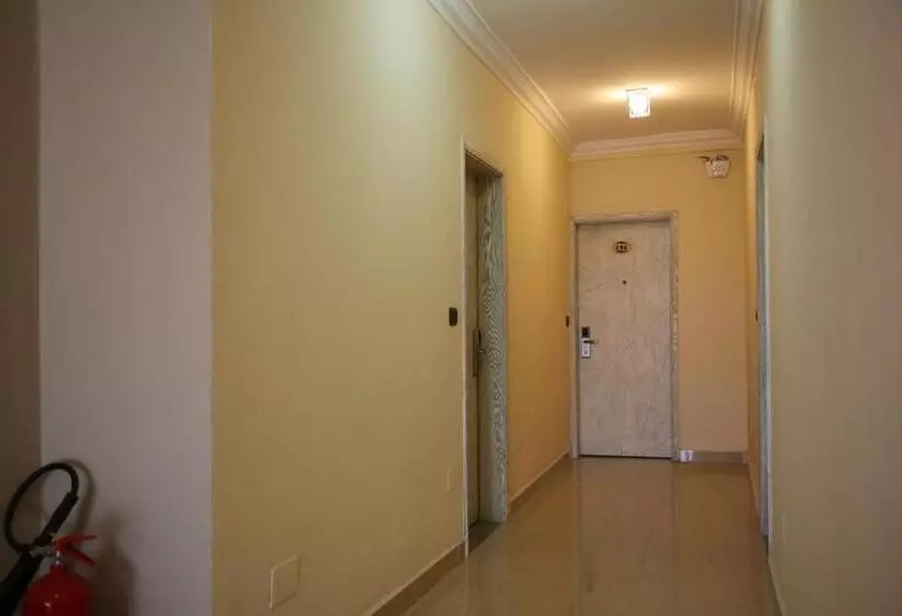 پانسیون Vamos Guest House