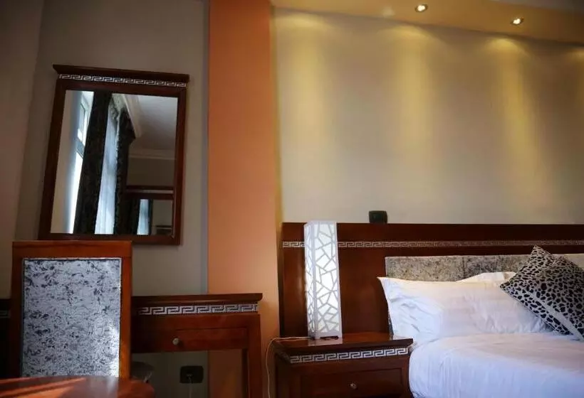 پانسیون Vamos Guest House