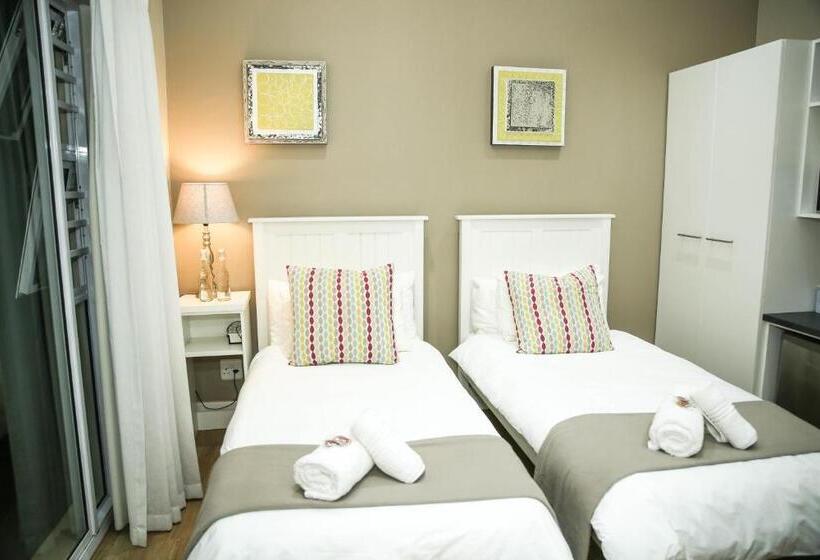 پانسیون Walmer Manor Guest House