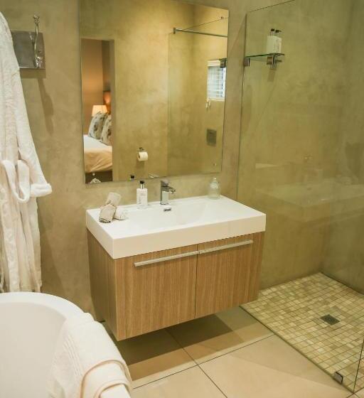 پانسیون Walmer Manor Guest House