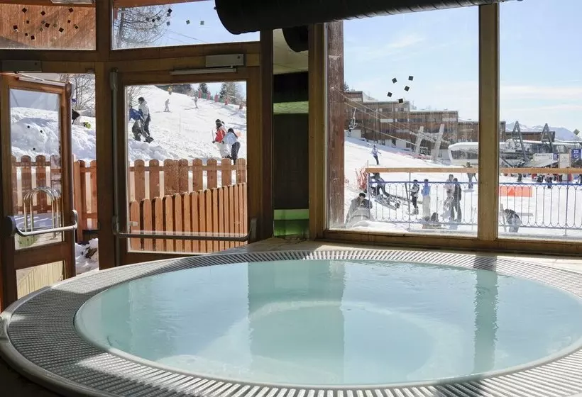 اقامتگاه Skissim Premium   Résidence Le Roc Belle Face