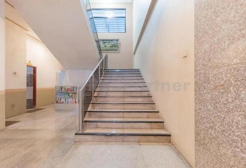 בית מלון כפרי Ayong Linggarjati Kuningan Mitra Reddoorz