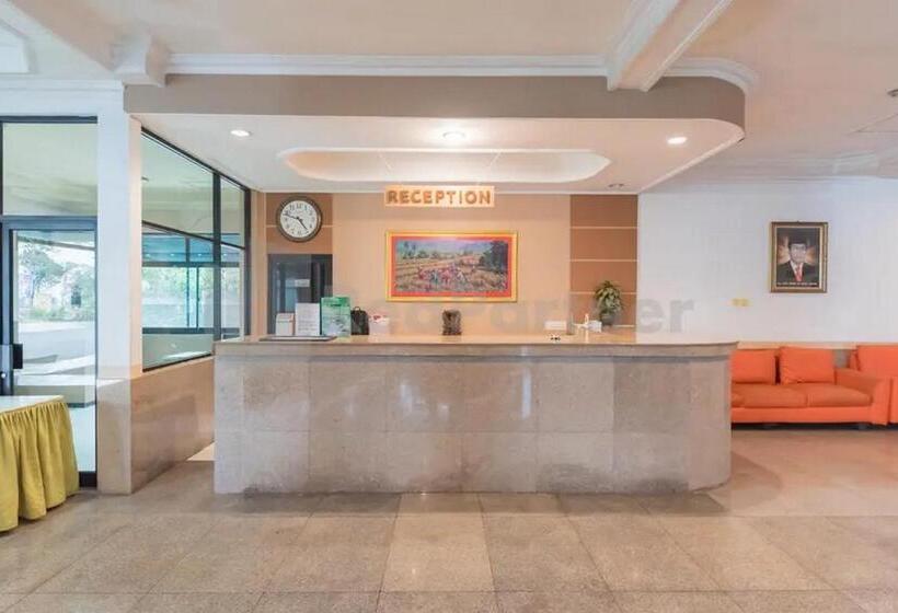 בית מלון כפרי Ayong Linggarjati Kuningan Mitra Reddoorz