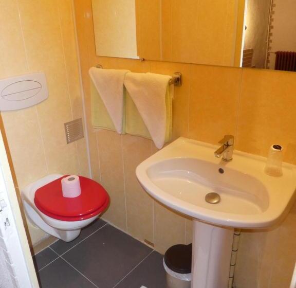 هتل Etanit ! Béziers Plein Centre   1mn Du Bus, De La Gare Du Train Et Liaison Aéroport  Chambres Climat