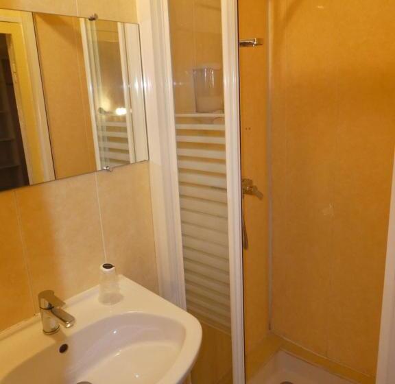 هتل Etanit ! Béziers Plein Centre   1mn Du Bus, De La Gare Du Train Et Liaison Aéroport  Chambres Climat