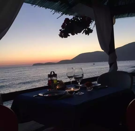 ホテル Villa Praljan