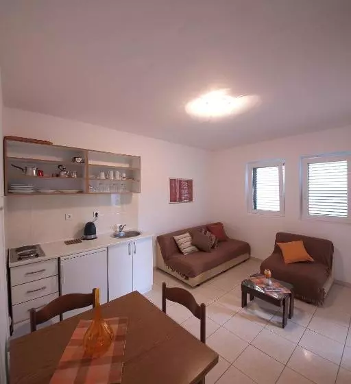 پانسیون Guest House Zenović