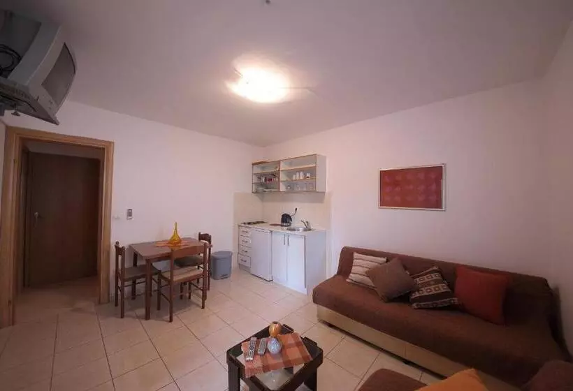 پانسیون Guest House Zenović