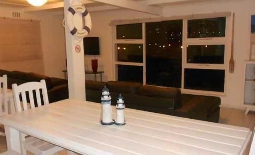 Saldanha Bay Accommodation Hostel