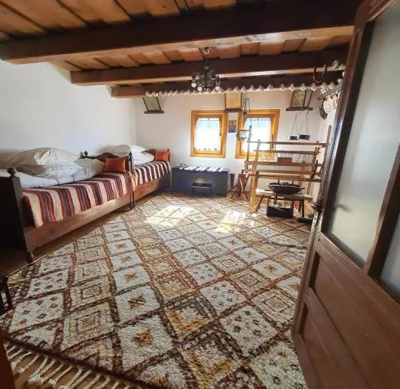 Retkeilymaja La Romaneasa