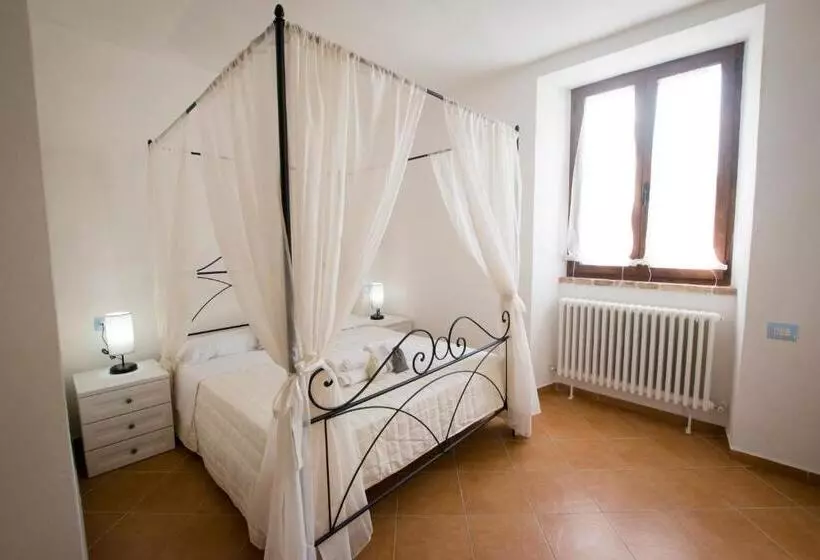 Hotelli Il Sasso Di San Galgano