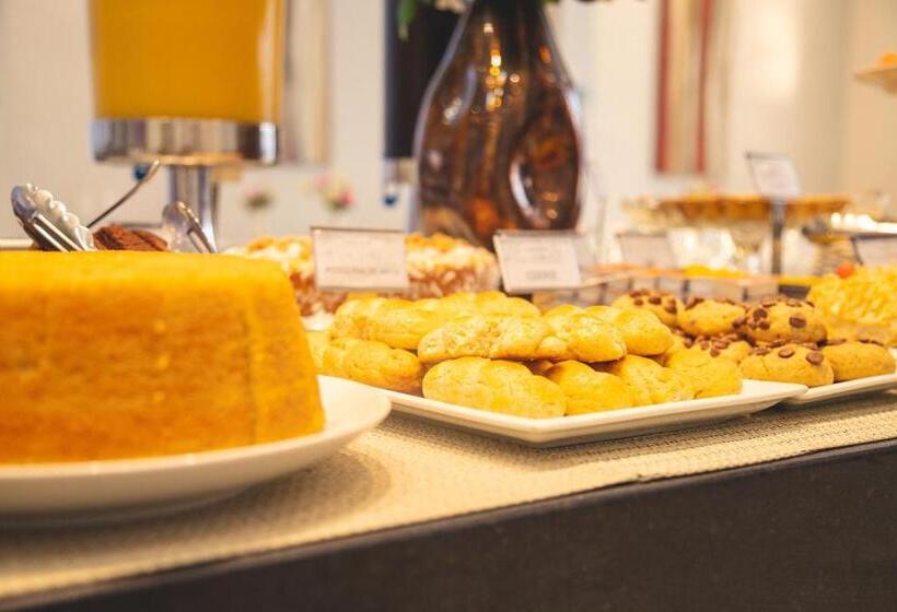 Отель Lagoon Prime