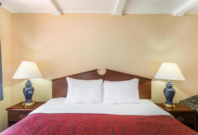 Отель The Inn At Plantation