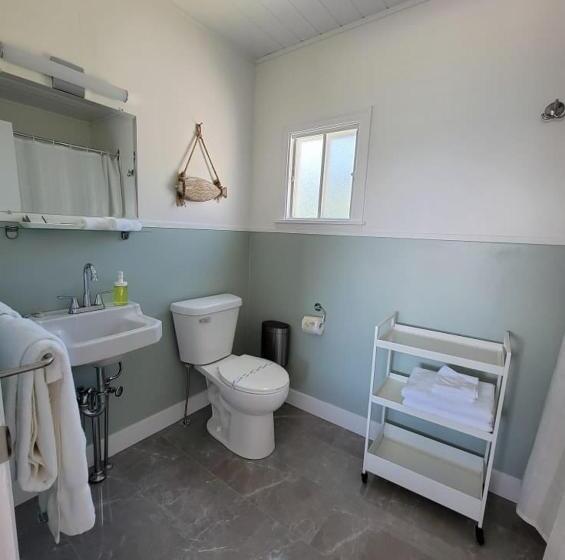 Motel En Route Vers L’infini