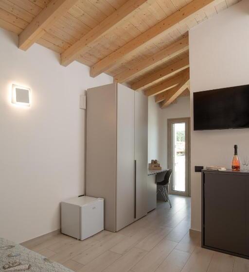 ペンション Theodore Rooms