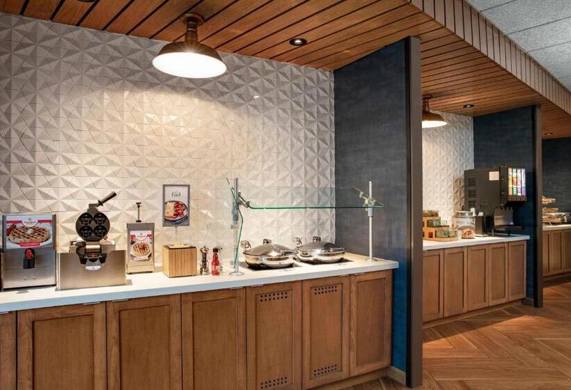 Отель Fairfield By Marriott Inn & Suites Lewisburg