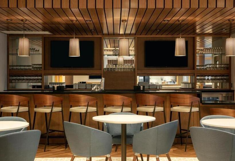 Отель Fairfield By Marriott Inn & Suites Lewisburg