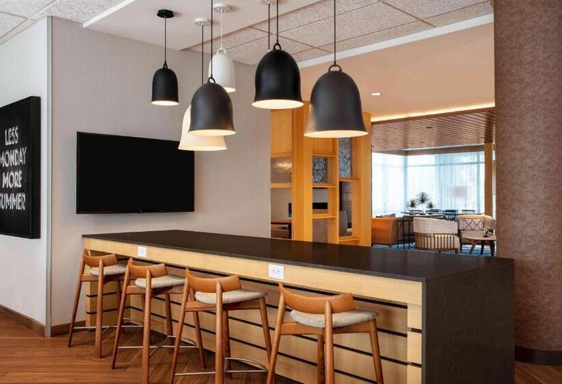 Отель Fairfield By Marriott Inn & Suites Lewisburg