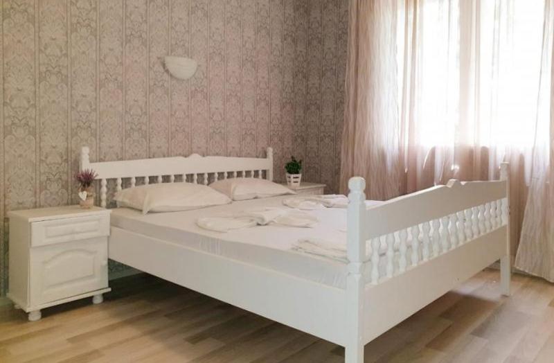 בית מלון כפרי Lotos Apartments