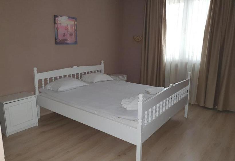 בית מלון כפרי Lotos Apartments