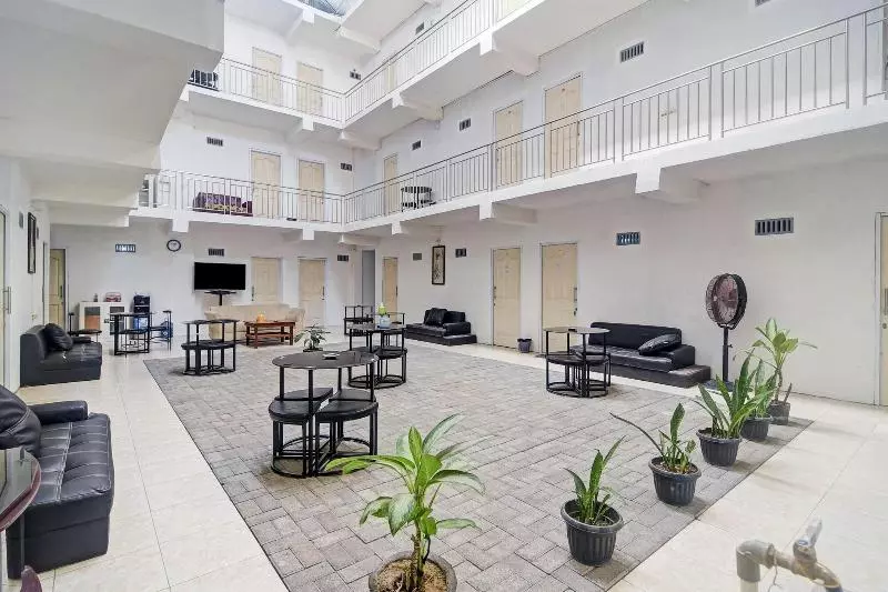 ホテル Oyo 90499  Fortune