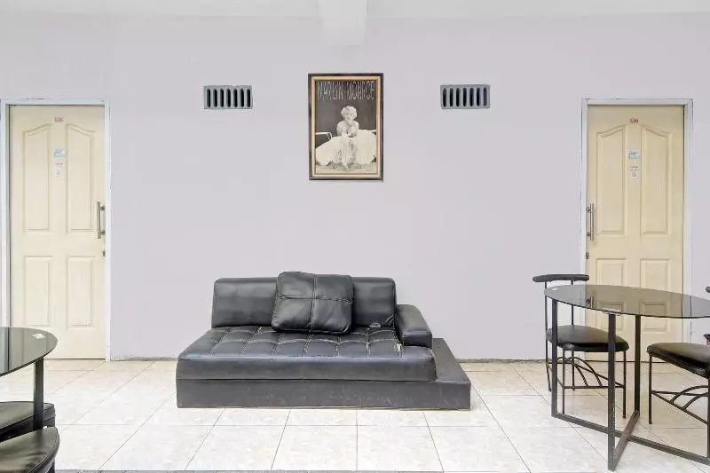 ホテル Oyo 90499  Fortune