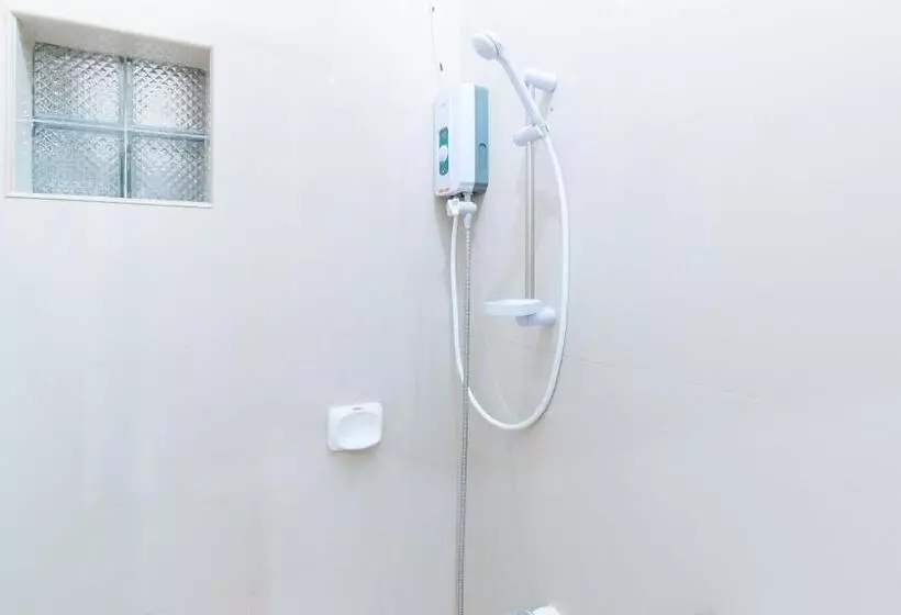 ホテル Reddoorz Plus Near Tambo Paranaque