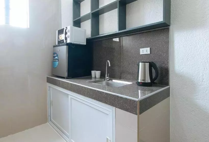 ホテル Reddoorz Plus Near Tambo Paranaque