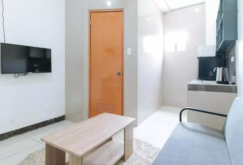 ホテル Reddoorz Plus Near Tambo Paranaque