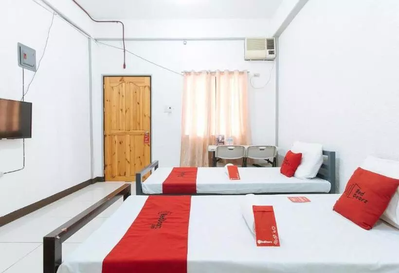 ホテル Reddoorz Plus Near Tambo Paranaque