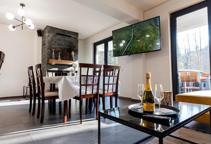 펜션 Belmont Voronet