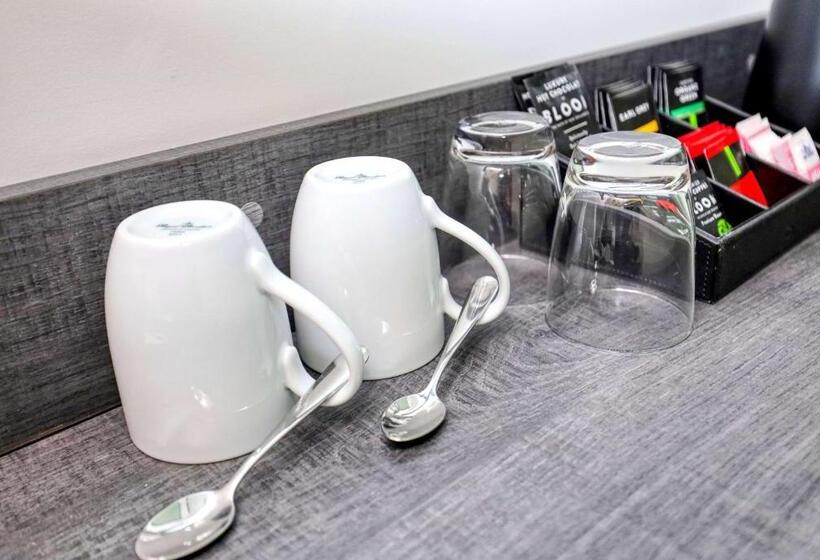 Microtel By Wyndham Wellington