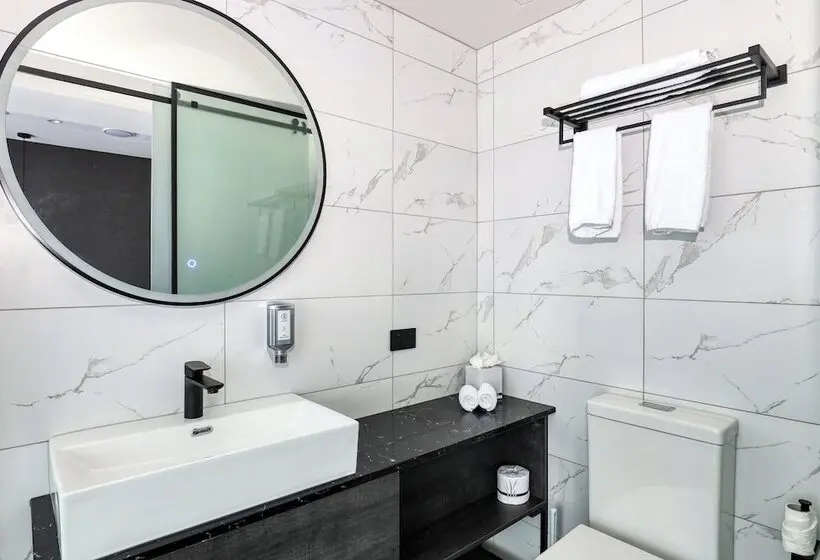 Microtel By Wyndham Wellington