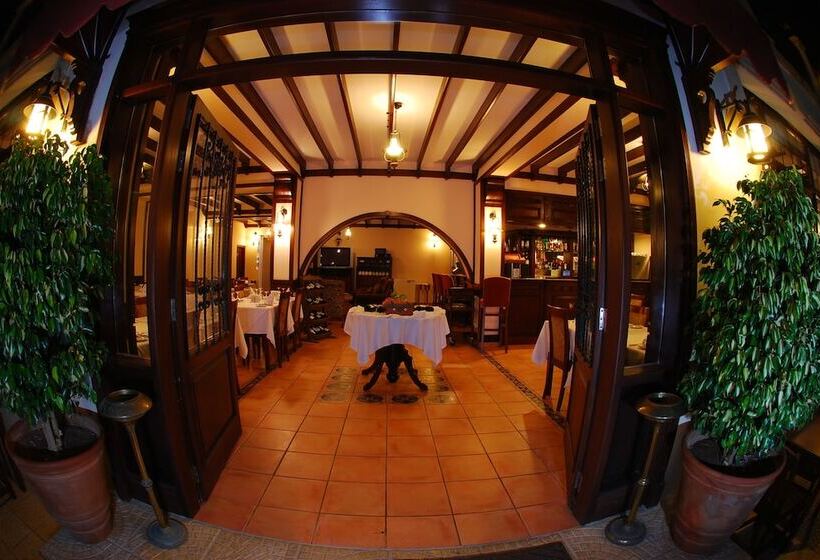 فندق Bellapais Monastery Village