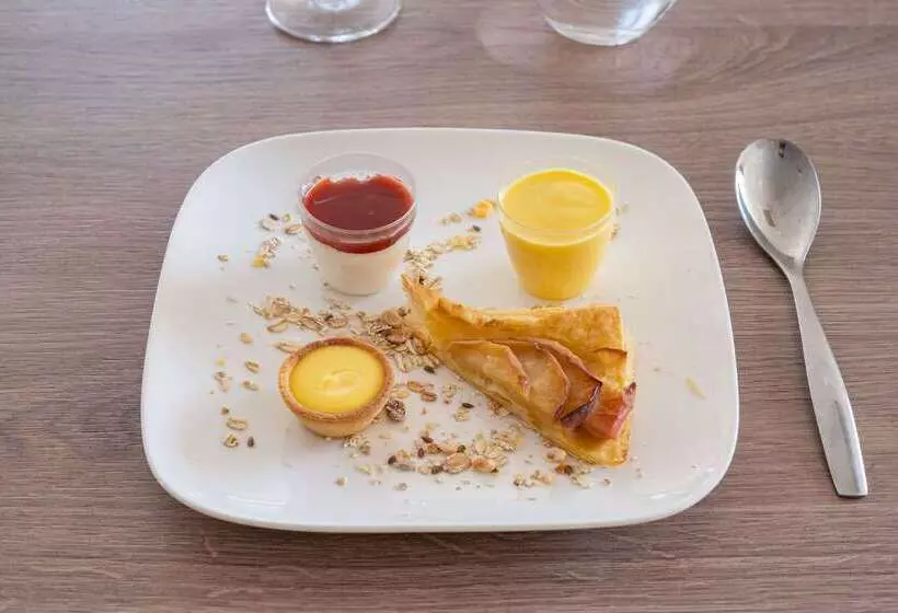 Brit Hotel Angers Parc Expo   L Acropole