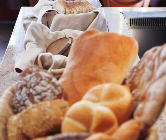 בית מלון כפרי Central