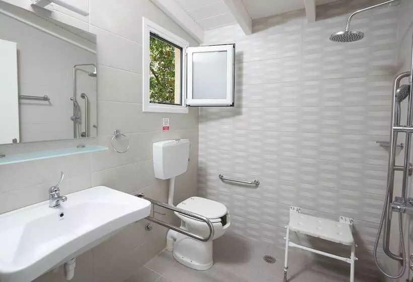 ホテル Klonos Anna