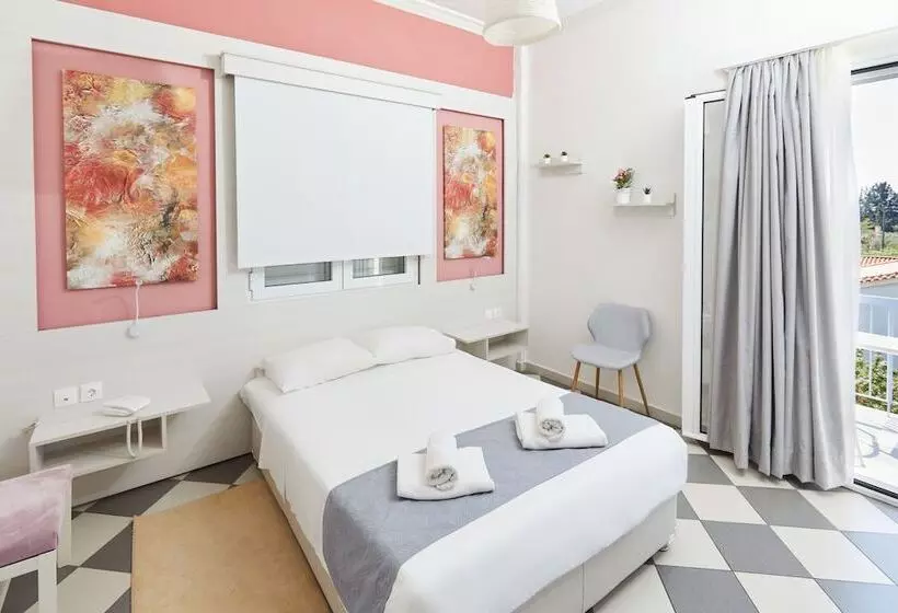 ホテル Klonos Anna