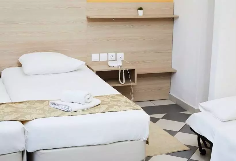 ホテル Klonos Anna