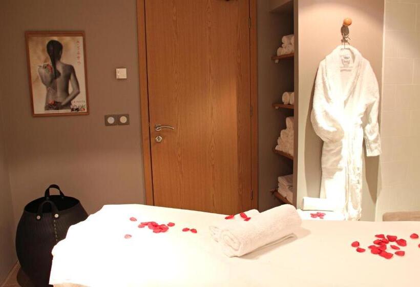 בית מלון כפרי Montaigne & Spa