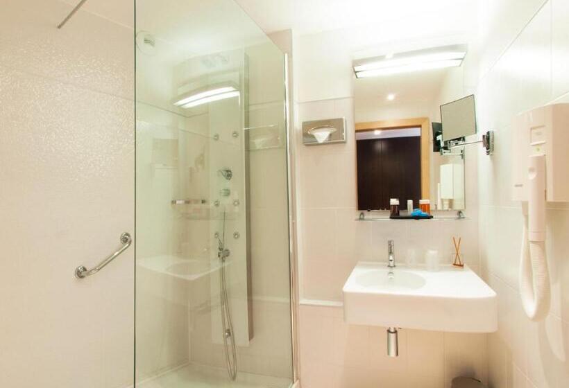 בית מלון כפרי Montaigne & Spa