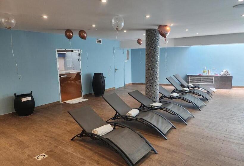 בית מלון כפרי Montaigne & Spa