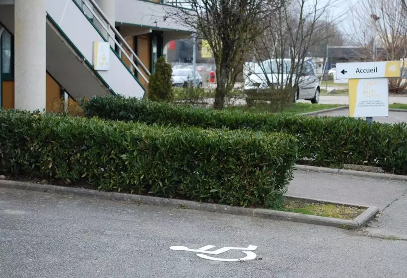 בית מלון כפרי Premiere Classe Epinal