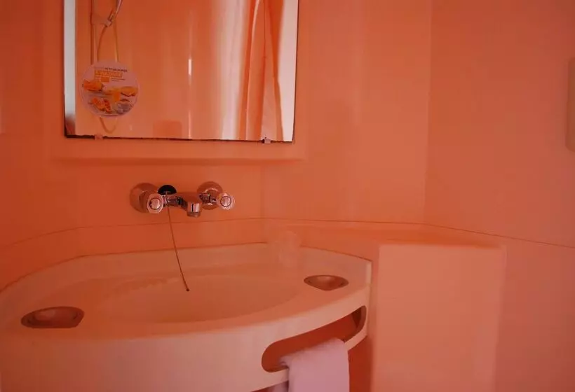 בית מלון כפרי Premiere Classe Epinal