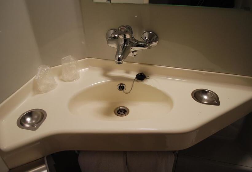 فندق Premiere Classe Evreux